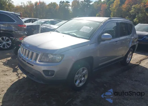 2016 Jeep Compass Latitude z USA, uszkodzony, nr VIN 1C4NJCEA6GD620036